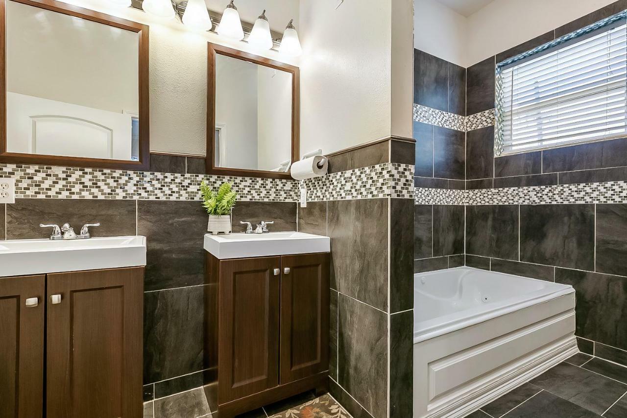 Spacious 4Bd Luxury Penthouse With Balcony Νέα Ορλεάνη Εξωτερικό φωτογραφία
